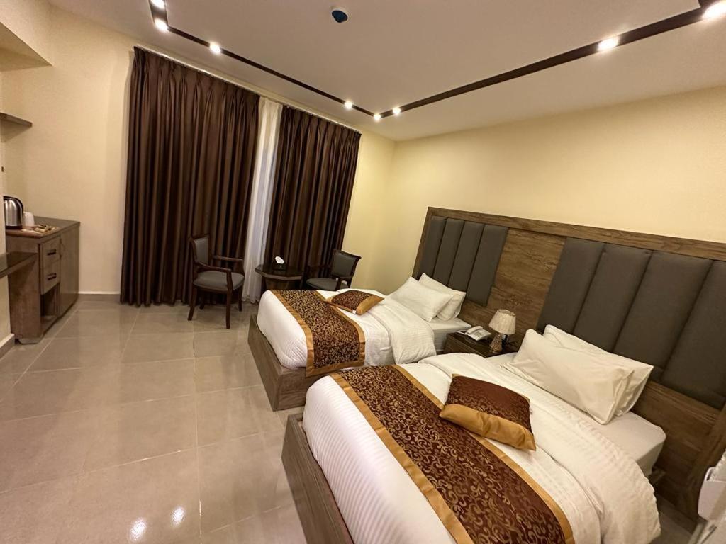 Shaqilath Hotel Wadi Musa Exterior photo